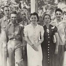 Nice Group Shot WWII Era Men Women In Uniform 1940s Vintage Snapshot Photo picture