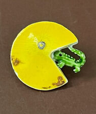 Vintage Pac-Man Yellow Eat Green Lizard Crocodile Aligator Hat Lapel Enamel PIN  picture