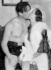 Jack Doyle gets a kiss from his wife actress Judith Allen after he .. Old Photo picture