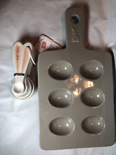 Target Bullseye’s Playground Easter Ceramic Egg Plate + Bunny Measuring Spoons picture