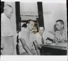 1957 Press Photo Ohio police officers question Donald Wedler in Deland, Florida picture