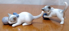2 Kittens With Blue Yarn Ball Metzler Ortloff Miniature Porcelain Cat - MINT picture