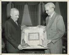 1948 Press Photo Spessard L. Holland gives President Truman a certificate picture