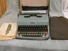 VINTAGE OLIVETTI UNDERWOOD LETTERA 32 TYPEWRITER MADE IN ITALY w/Case and Papers picture