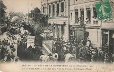 CPA Troyes Fête de la Bonneterie Char du Dragon (10) picture