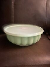 Tupperware Jell-O Mold Ice Ring Mint Green with Lid Vintage 1970's Kitcheware picture