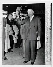 1949 Press Photo French statesman Robert Schuman arrives in New York - piw29006 picture