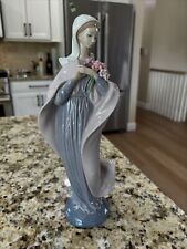 Lladro #5171, Madonna Our Lady with Flowers picture