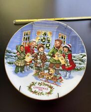 Avon Vintage 1991 Christmas Plate Perfect Harmony 22K Gold Trim picture