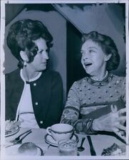 1972 Lillian Gish Actress w/Mrs Robert Byers Press Photo picture