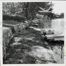 1963 Press Photo Low Water Levels At Williams Lakes Force Extension Of Docks picture