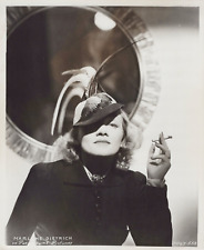 HOLLYWOOD BEAUTY MARLENE DIETRICH STYLISH POSE STUNNING PORTRAIT 1950s Photo C42 picture