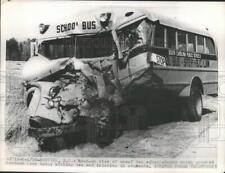 1962 Press Photo Head-on view of school bus that crashed head-on in Manning, SC picture