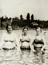 1950s Pretty Women Bikini Female Girlfriends Beach Vintage Photo Snapshot picture
