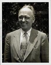 1949 Press Photo Standard Oil Company secretary-treasurer Leigh Clark in Texas picture