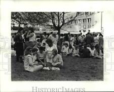1985 Press Photo Large orderly crowd at first for this year, at Public Square picture