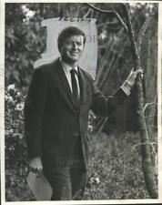 1971 Press Photo S. Earl McCoy, Longue Vue Gardens educational director picture