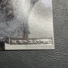 11d The X-Files 1996 Topps Foil Stamp The Truth Is Out There #53 Decapitation picture