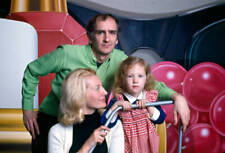 Artist Tom Wesselmann with his wife Claire daughter Jennifer 1974 Old Photo 1 picture
