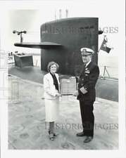 1983 Press Photo Kathy Whitmire and Captain aboard submarine USS Houston picture