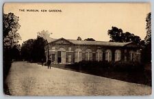 The Old Museum at Botanic Kew Gardens - Vintage Postcard - Unposted picture