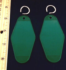 SUPER RARE 2 OLD ⭐ HOLIDAY INN ⭐ HOTEL MOTEL VTG GREEN ROOM KEY KEYCHAINS FOB picture
