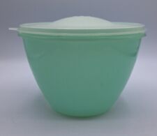 Vintage Tupperware Crisp-It #679 Jadeite Green Lettuce Keeper w/ Lid picture