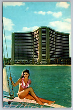 Postcard Sheraton Waikiki Hotel Honolulu Hawaii Plus Bathing Beauty    G 16 picture
