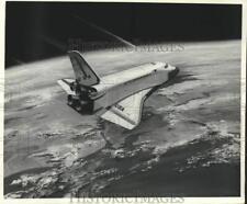 1981 Press Photo Artist's conception of the Columbia entering Earth's atmosphere picture