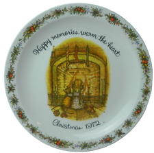 Holly Hobbie 1972 Collector Plate, Happy Memories Ware the Heart Christmas picture