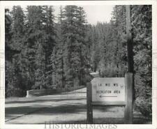 1949 Press Photo Entrance to La Wis Wis in Gifford Pinchot National Forest, WA. picture