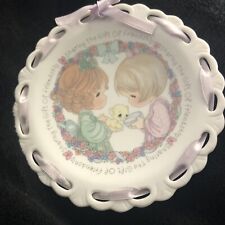 1993 Precious Moments Plate With Ribbon Sharing Gift of Friendship Home Decor picture