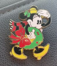 2006 Official Walt Disney Enamel Trading Pin Minnie Mouse Christmas Wreath Xmas picture
