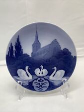 1912 ROYAL COPENHAGEN PLATE Saint Canute' cathedral Odense Queen Louise Swans picture