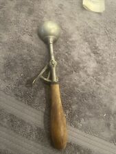 ANTIQUE VINTAGE GILCHRIST NO. 31 WITH WOOD HANDLE ICE CREAM SCOOP Size 24 picture