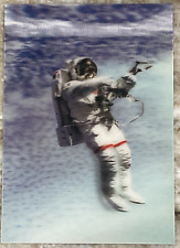 NASA Spacewalk Astronaut in Space Lenticular 3-D Postcard A762 picture
