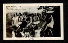 1933 11 YOUNG LADIES WOMEN KICKLINE HOLDING LEGS OLD/VINTAGE PHOTO SNAPSHOT-J945 picture