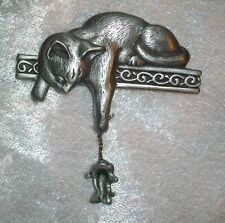 New Vintage 1986 JJ Jonette Jewelry Artifacts Pewter Cat Lover Mouse Brooch Pin picture