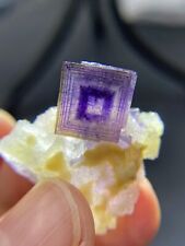 TOP！Unique yellow edge Purple multi-layer window transparent cubic fluorite picture