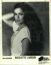 1985 Press Photo Musician Nicolette Larson - syp06840 picture