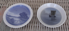 Two Royal Copenhagen Pin or Ring Dishes 579/2422 and 3610/MKX picture