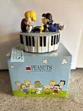 Peanuts Lucy And Schroeder #8210 Music Box Fur Elise  Westland Giftware. Cute picture