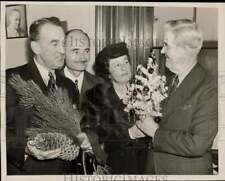1938 Press Photo Christmas Gifts Given To Senator-Elect Mead, Senator Donahey picture