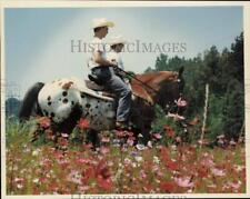 1992 Press Photo Jeff Elliot and Mark Brown ride horses in Latta Plantation Park picture