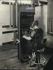 1921 Press Photo Mrs Mildred Lathrop works at a telephone switchboard picture