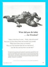 1943 WWII dead soldier fight for freedom PRINT AD every citizen a fighter Army picture