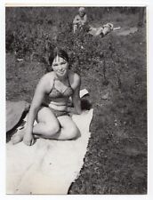 Beach Pretty woman 21yo sunbathing Beauty swimsuit bikini cheesecake vtg photo picture