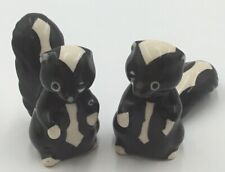 Vintage Set Of (2) Ceramic Skunks Figurines Approximately-2.75” #1020D Read picture