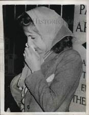 1940 Press Photo A refugee girl from Europe's latest theatre of war weeping picture