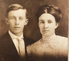Cabinet Photo Young Couple by Throckmorton Goshen IN Indiana Elkhart Co Wedding? picture
